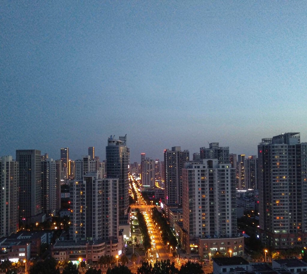 输入参考图：城市夜景